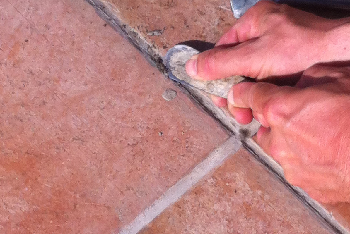 Removal of degraded grout